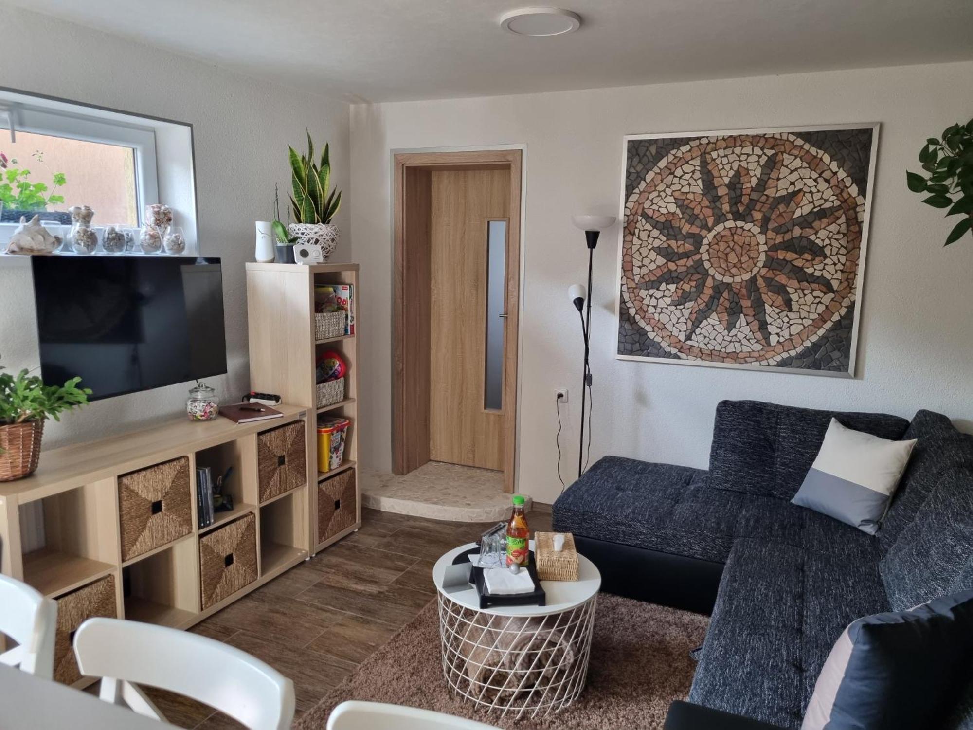 235 - 1 Apartment